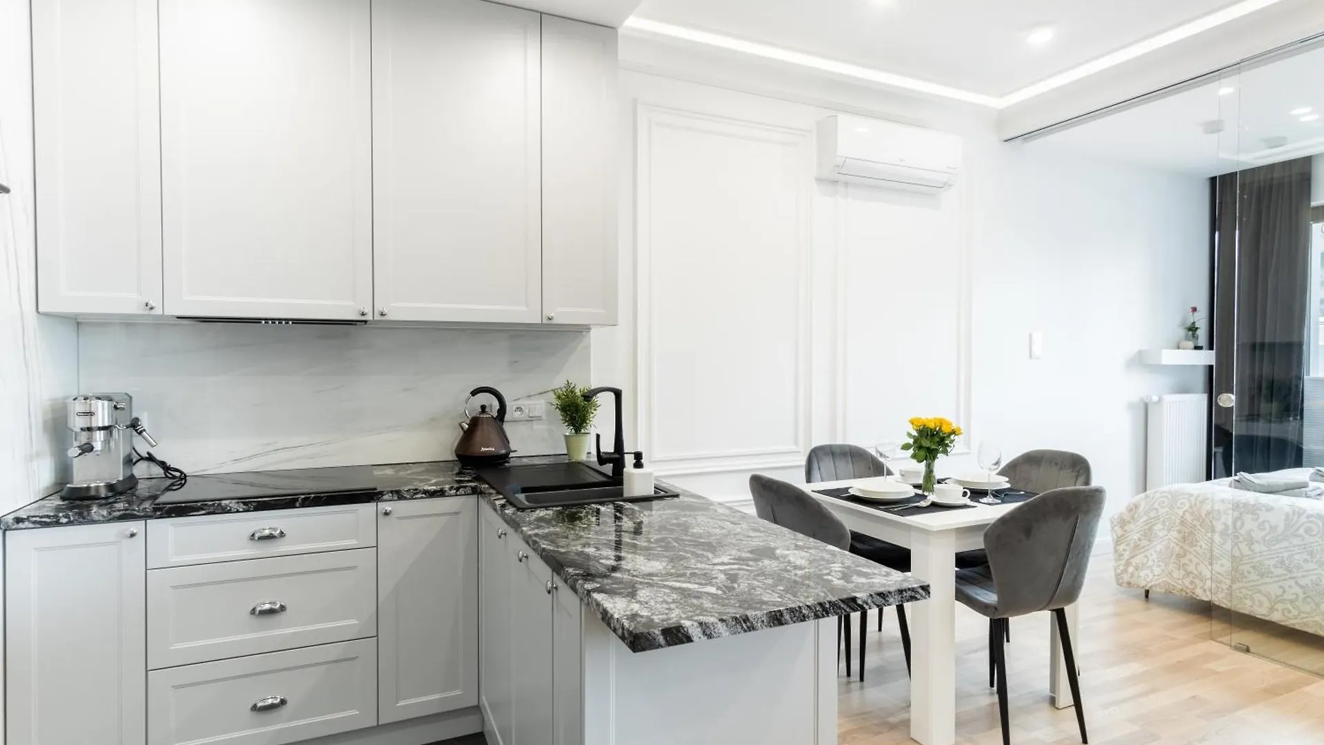 Lovely Flat Fabryczna Street Ac Free Parking Krakow